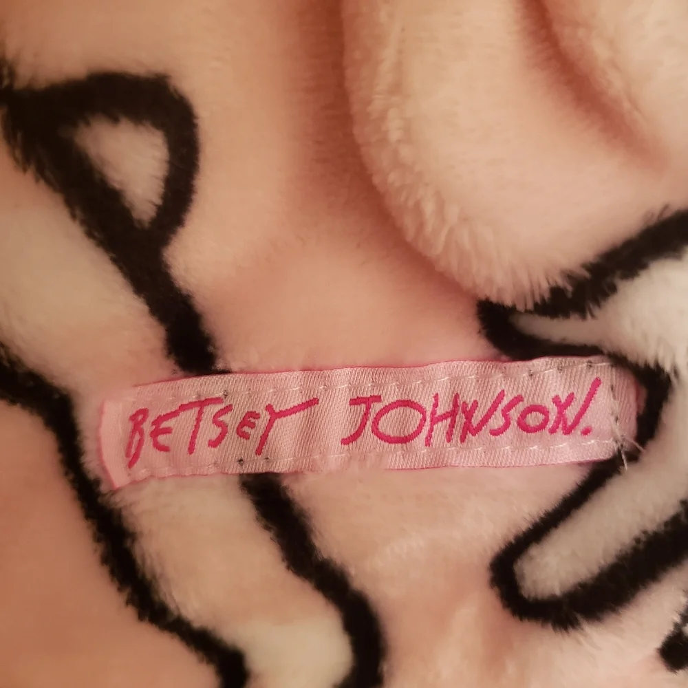 Betsey Johnson Christmas Candy Cane Hearts XOXO Pink Throw Blanket 50